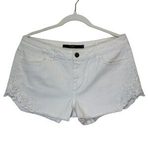 Harper White Denim Floral Embroidered Shorts – Women’s Size 30 Cotton